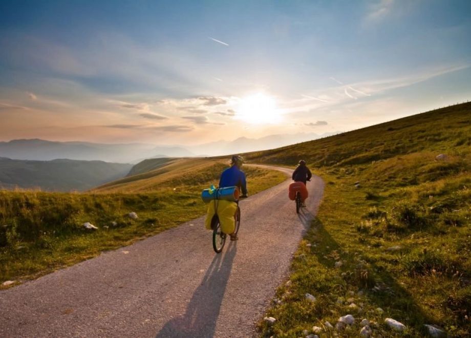 2 ciclisti con borse